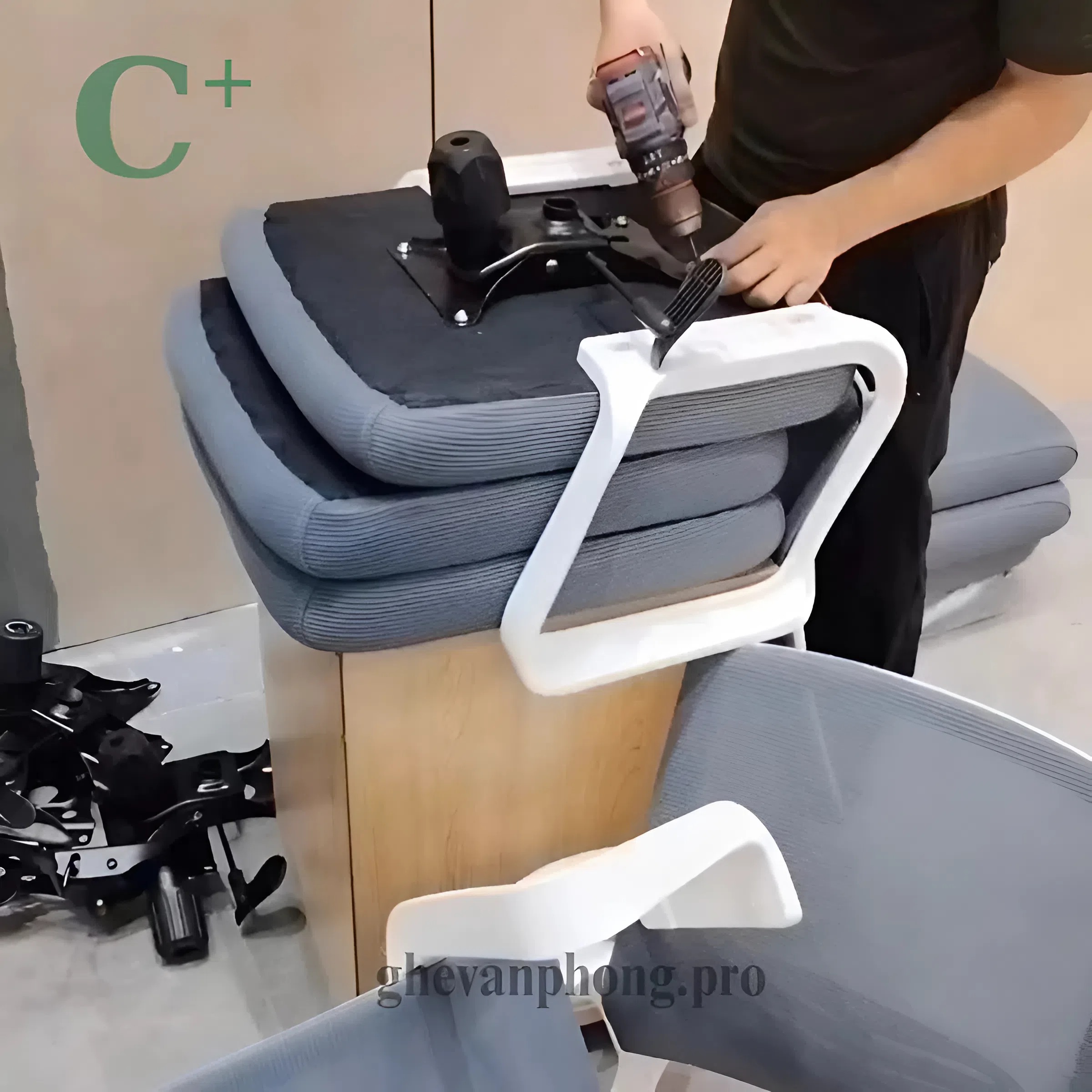 Bàn Giao Ghế Nhân Viên 1