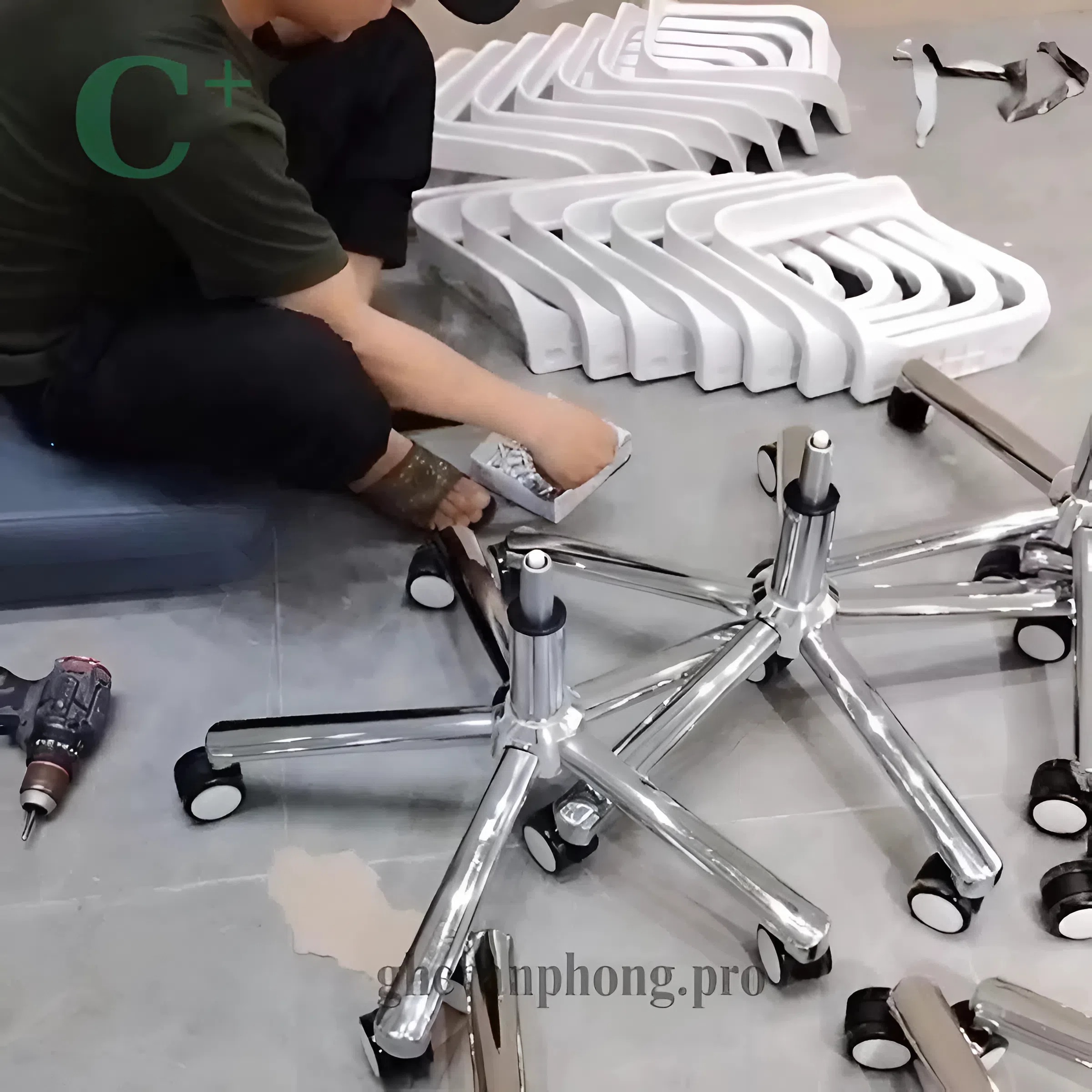 Bàn Giao Ghế Nhân Viên 3