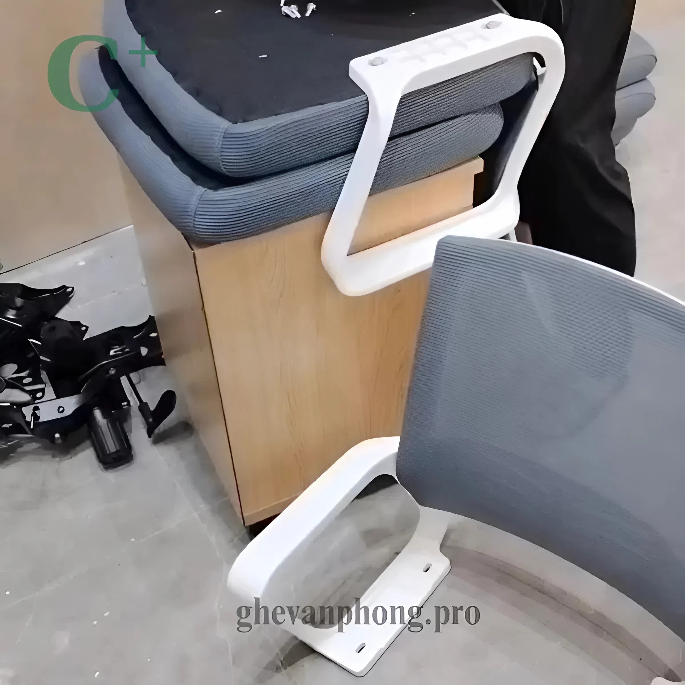 Bàn Giao Ghế Nhân Viên